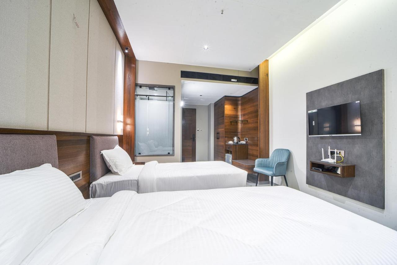 Hotel Devgiri Inn And Restaurant Sangli Экстерьер фото